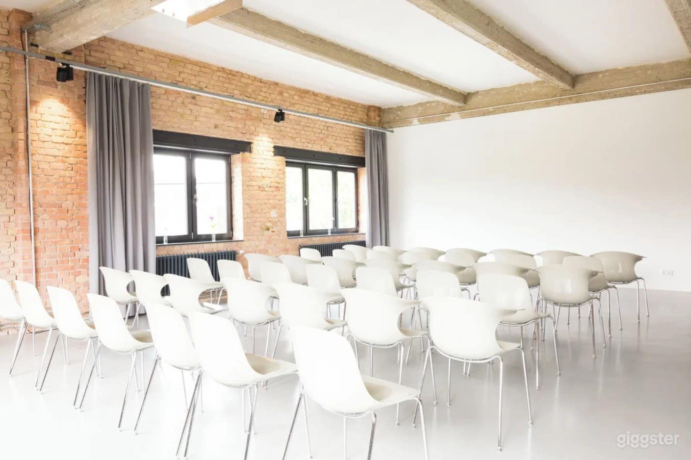 Vielseitiges Industrieloft für Events & Meetings in Berlin Foto 3