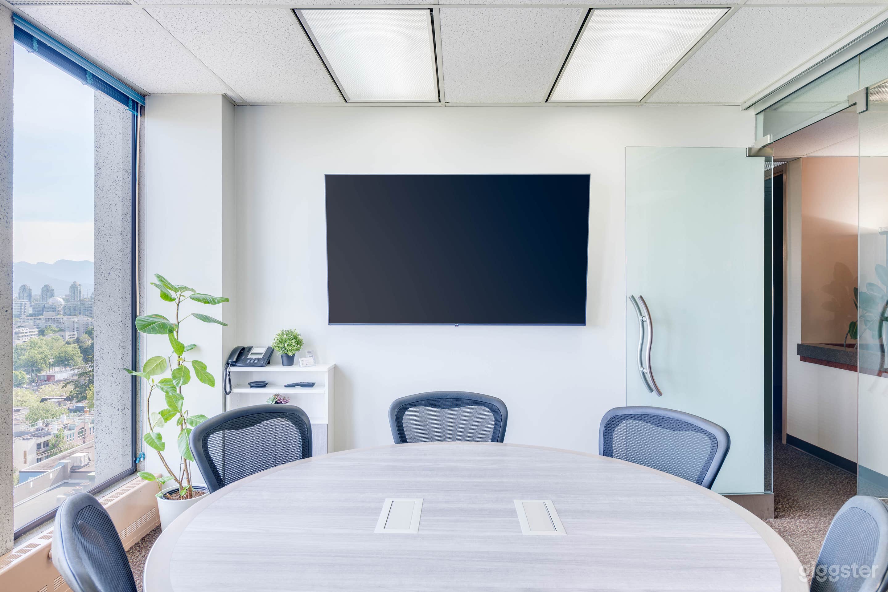 Meeting Space with False Creek &amp; Downtown View Photo 2