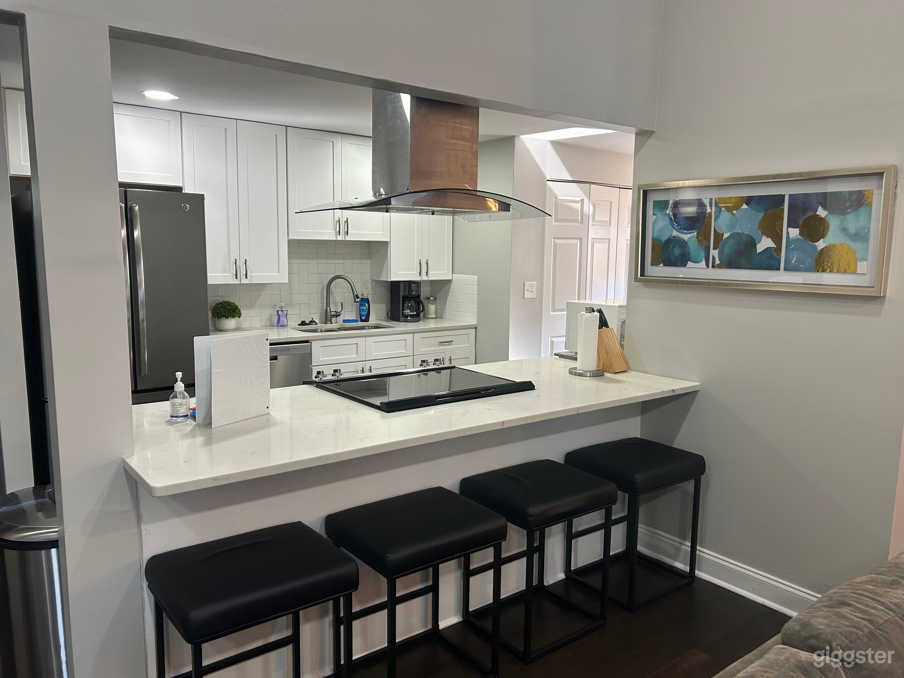 Renovated spacious ranch home with backyard Photo 3