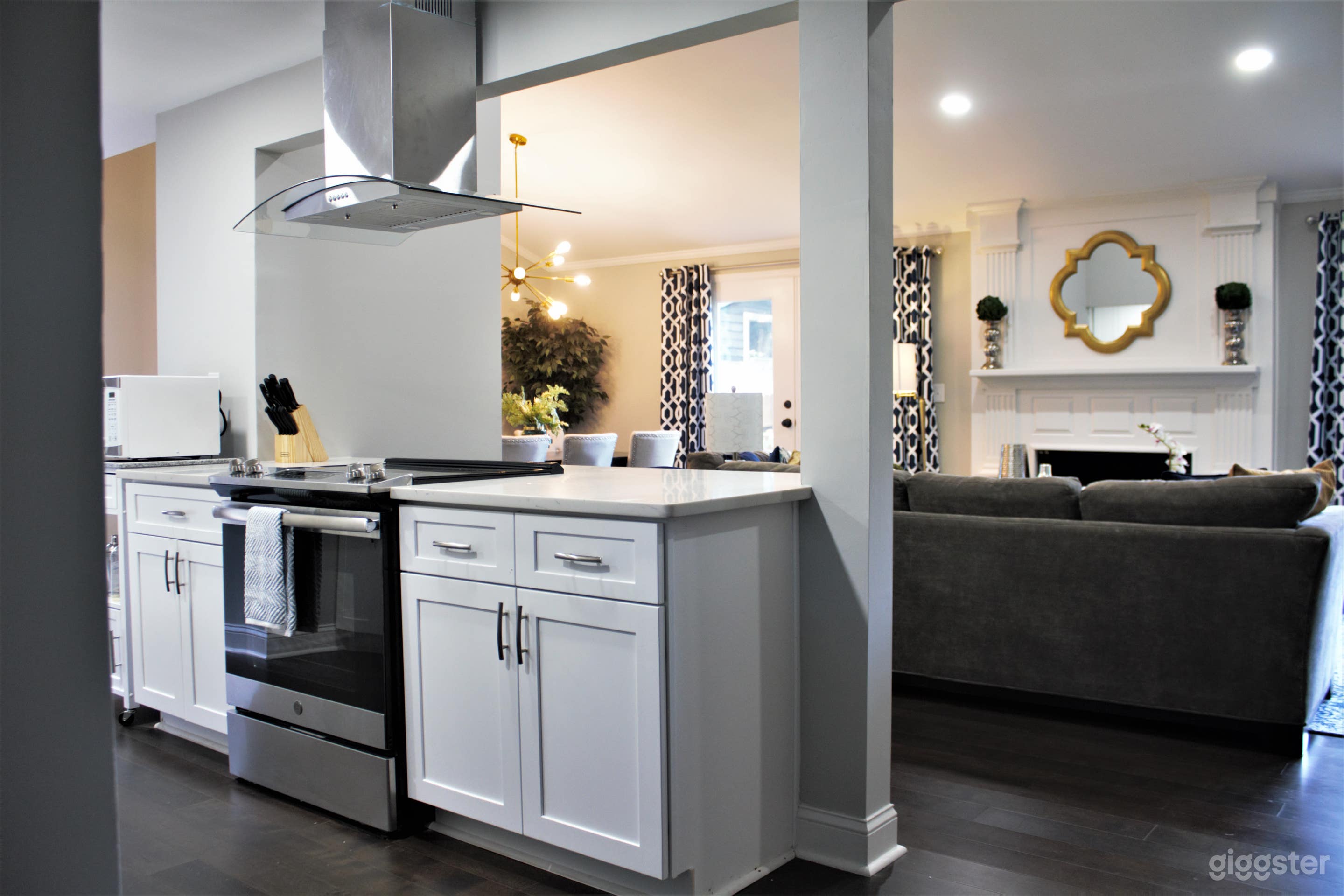 Renovated spacious ranch home with backyard Photo 4