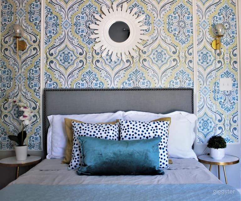  Renovated spacious ranch home with backyard 