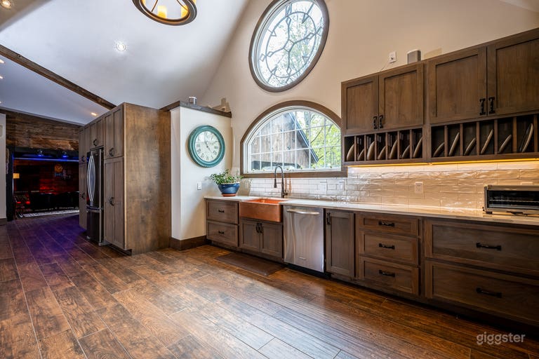  Kitchen with farmhouse copper sink 