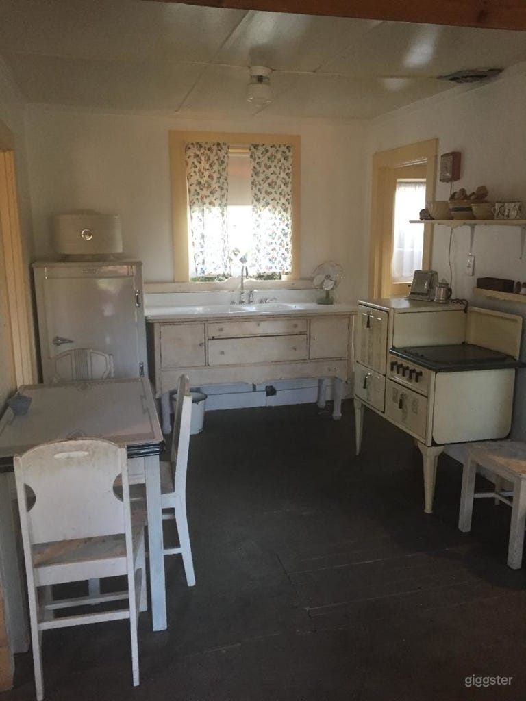  Fully functioning kitchen. Comes equipped for cooking and serve ware for 4.
Wood floor. 