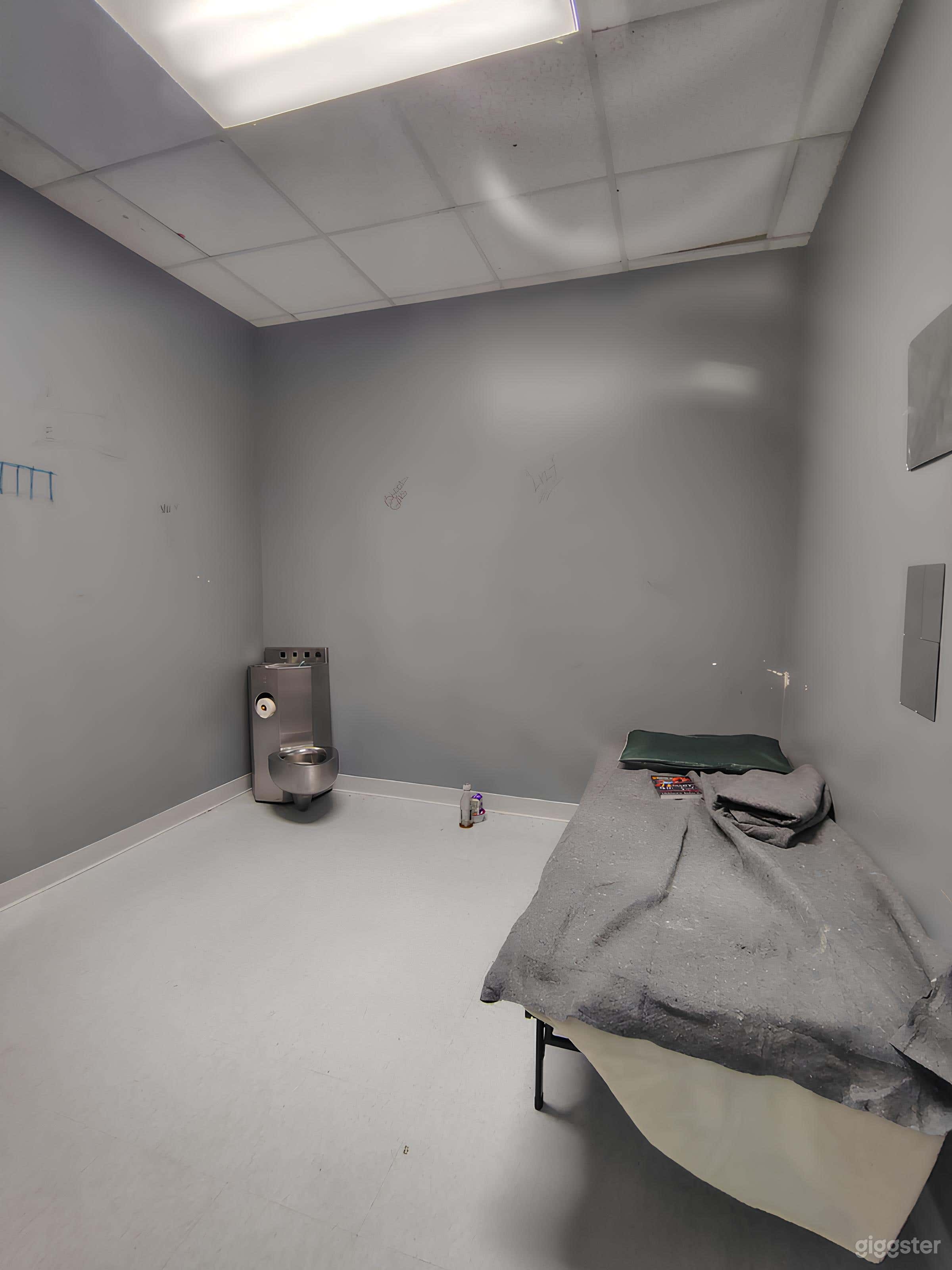 One-Man Cell/Hole Photo 1