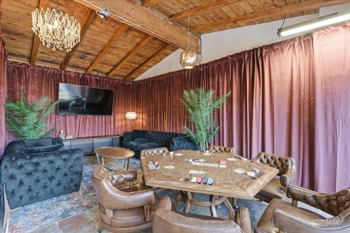 San Diego Warm Modern Retreat with Outdoor Living & Lounge Photo 1