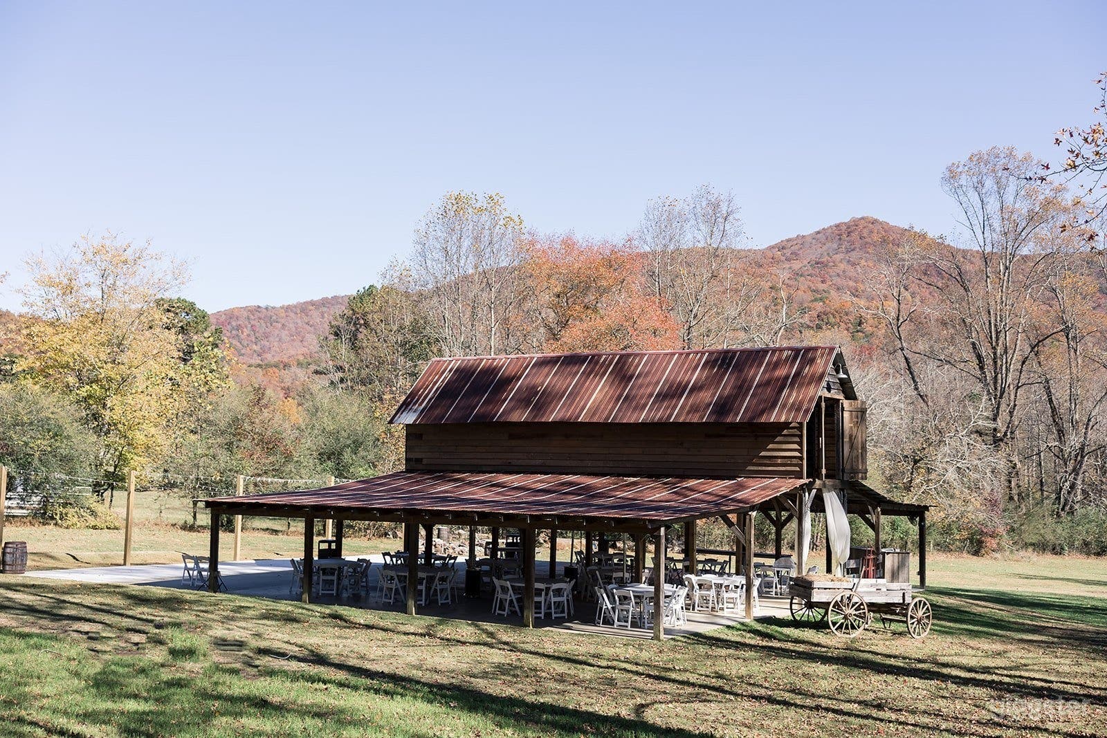 Stunning 53-Acre Mountainview Wedding Estate (Buyout) Photo 3