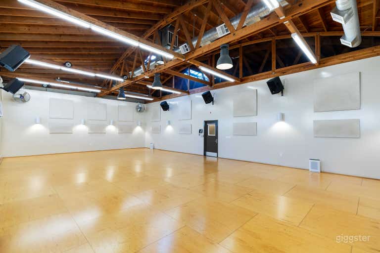  Studio A
47&#x27;W x 28&#x27;D ~ (1350 sq ft)
MAX Occupancy = 50 people
21ft dome ceiling &amp; skylight w/ beams at 13ft
Natural light w/ room darkening shades
Individually controlled A/C
Sprung maple floor
40&#x27;W x 7&#x27;H ~ Wall of Mirrors
State-of-the-art sound system
 