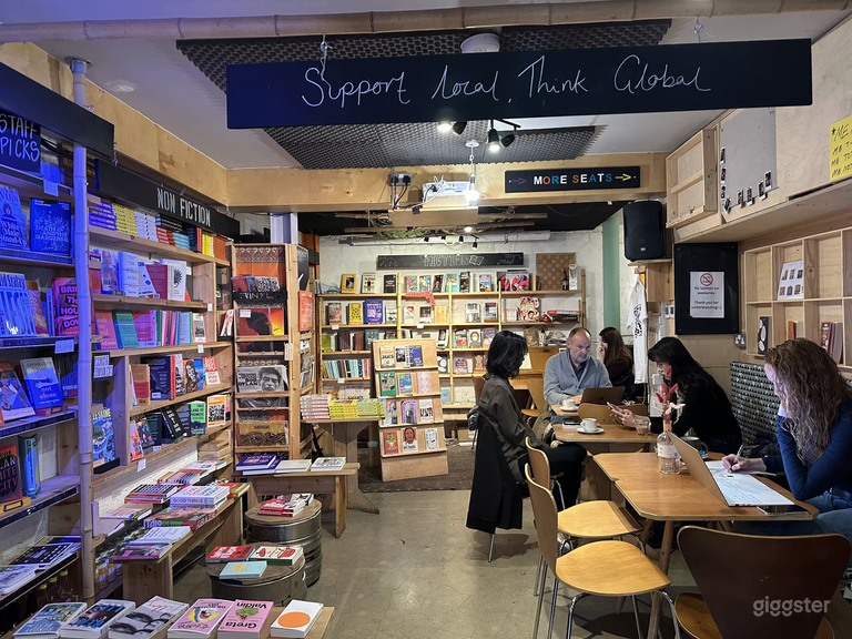  Librairie-Café Conviviale 