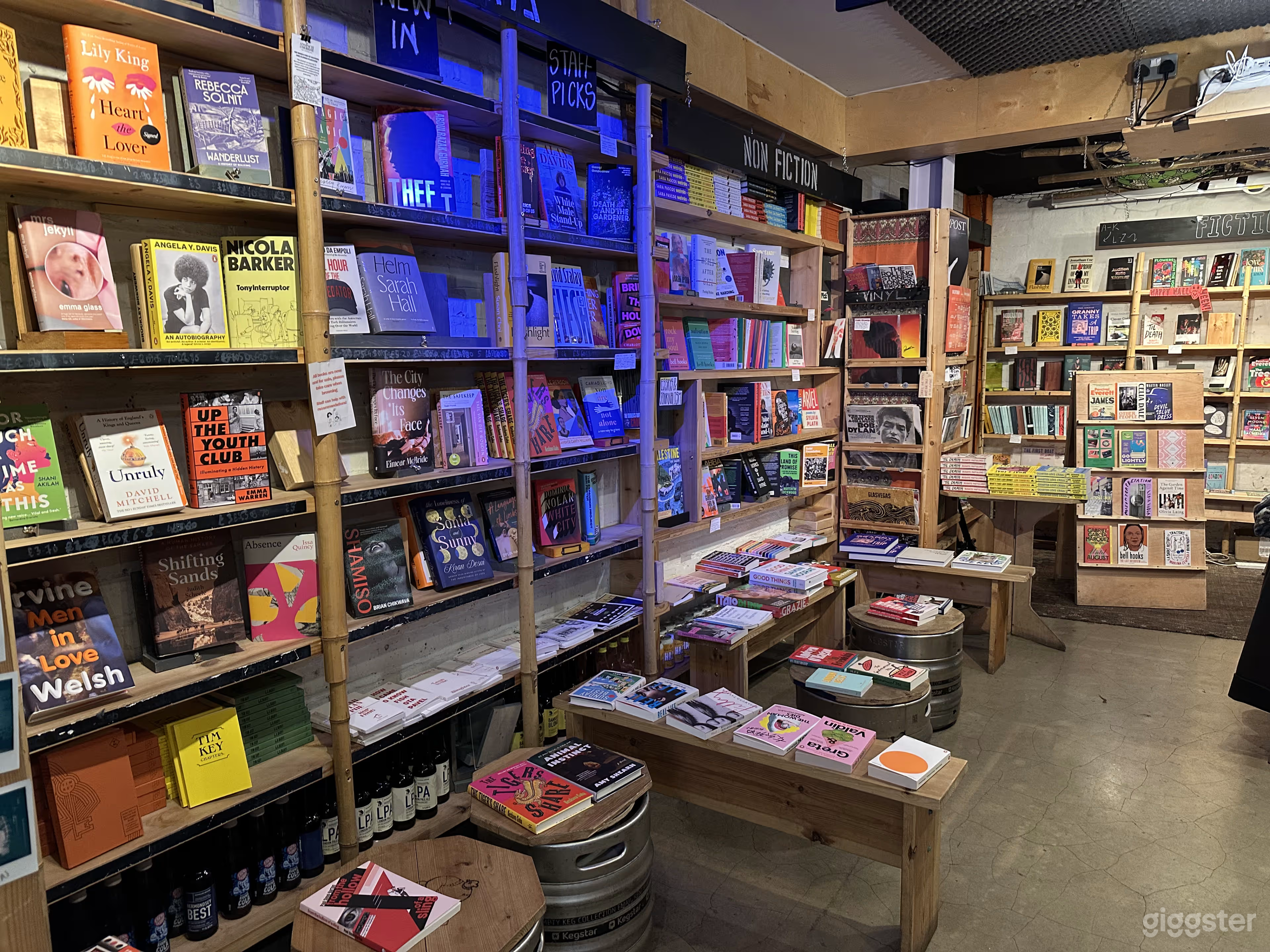 Cosy Bookshop, Cafe Space Photo 3