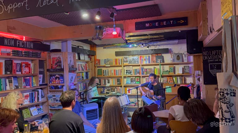  Librairie-Café Conviviale 