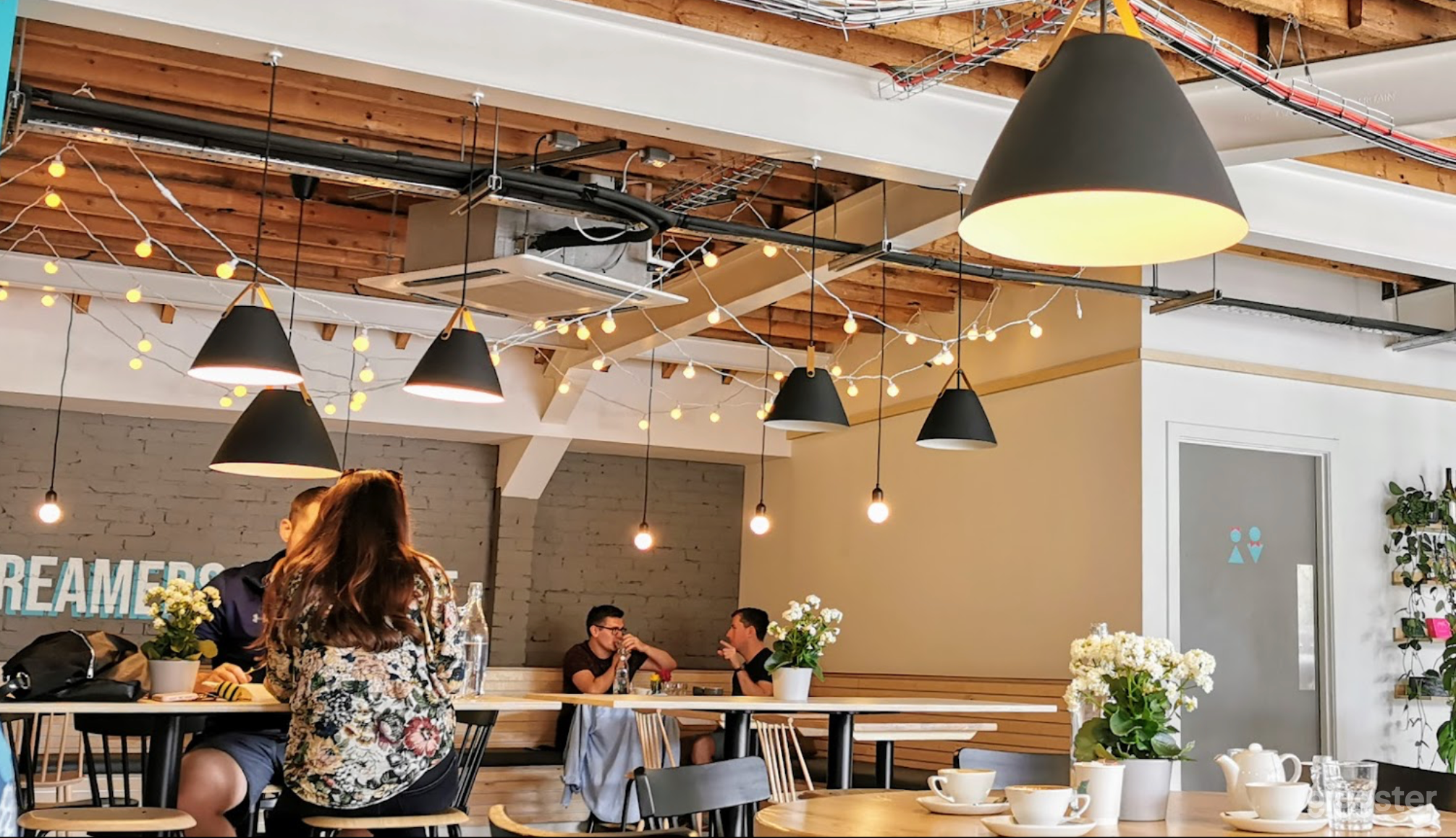 Welcoming Contemporary Cafe in Aberdeen Photo 4