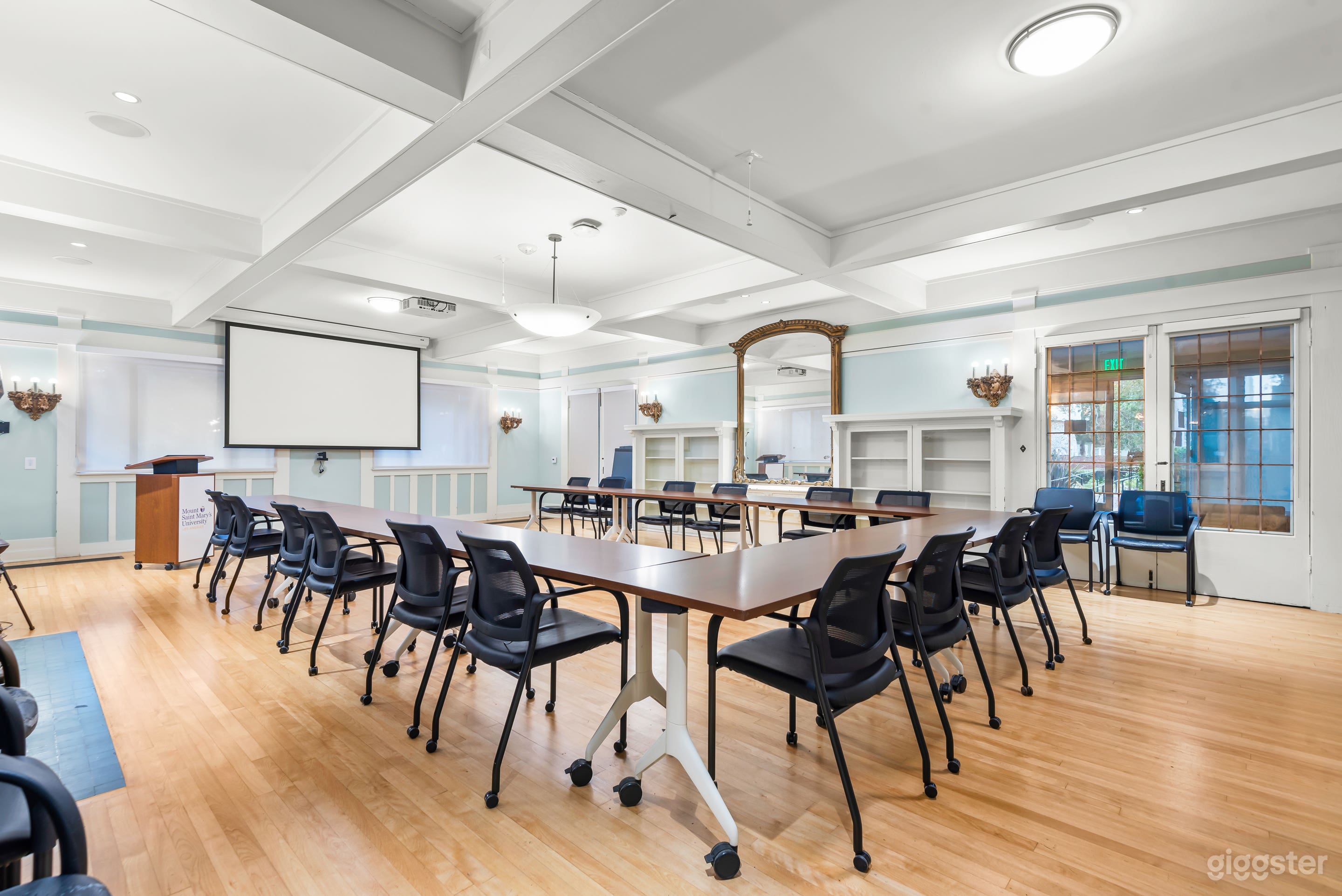 Adaptable Conference Rooms in a Historic Setting Photo 1
