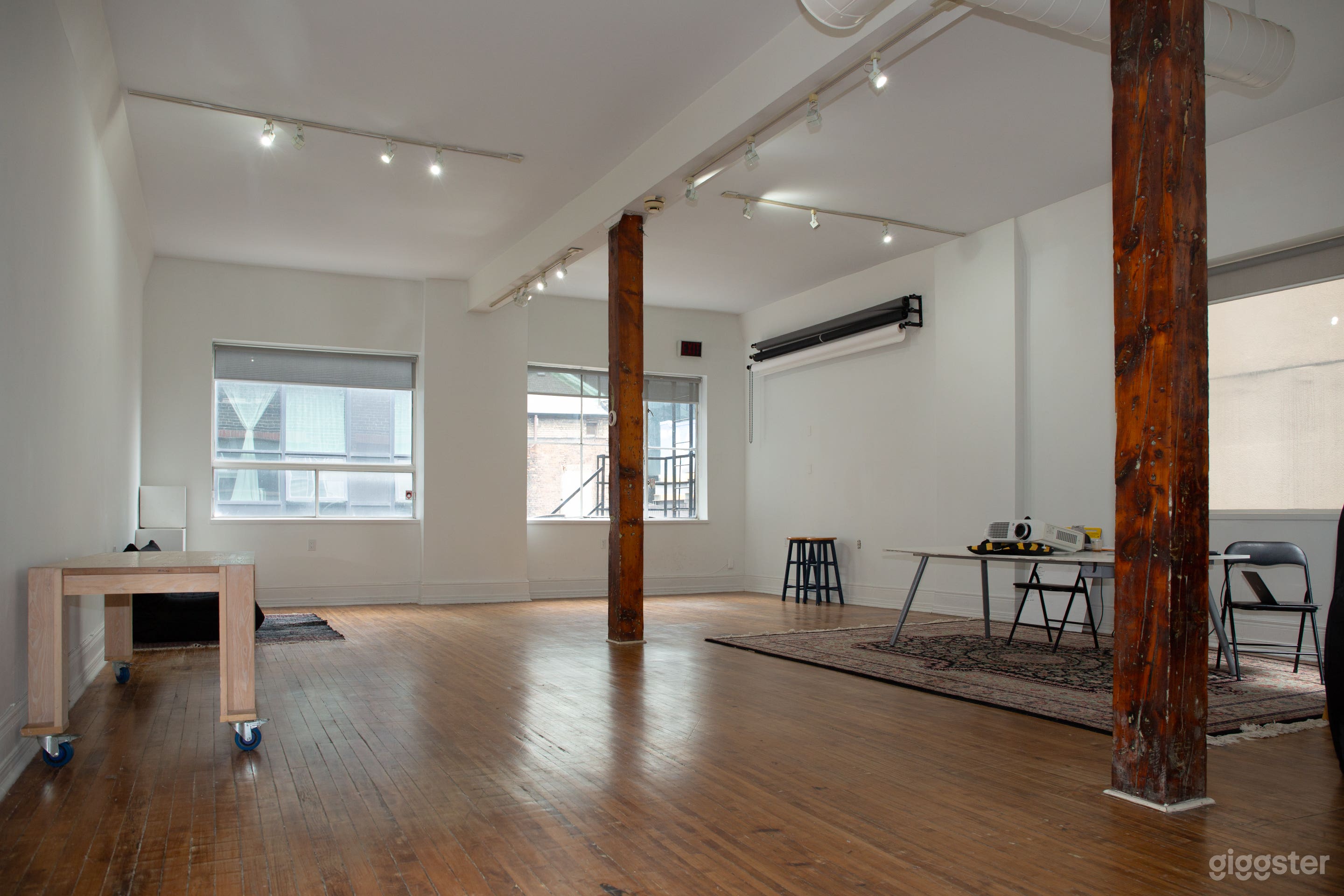 NYC Style Loft Studio Photo 2