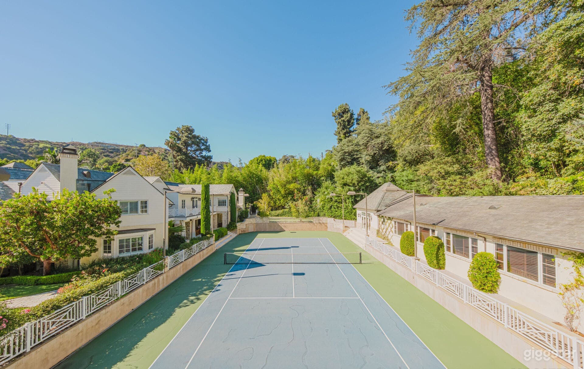 TENNIS COURT DREAMS Photo 1