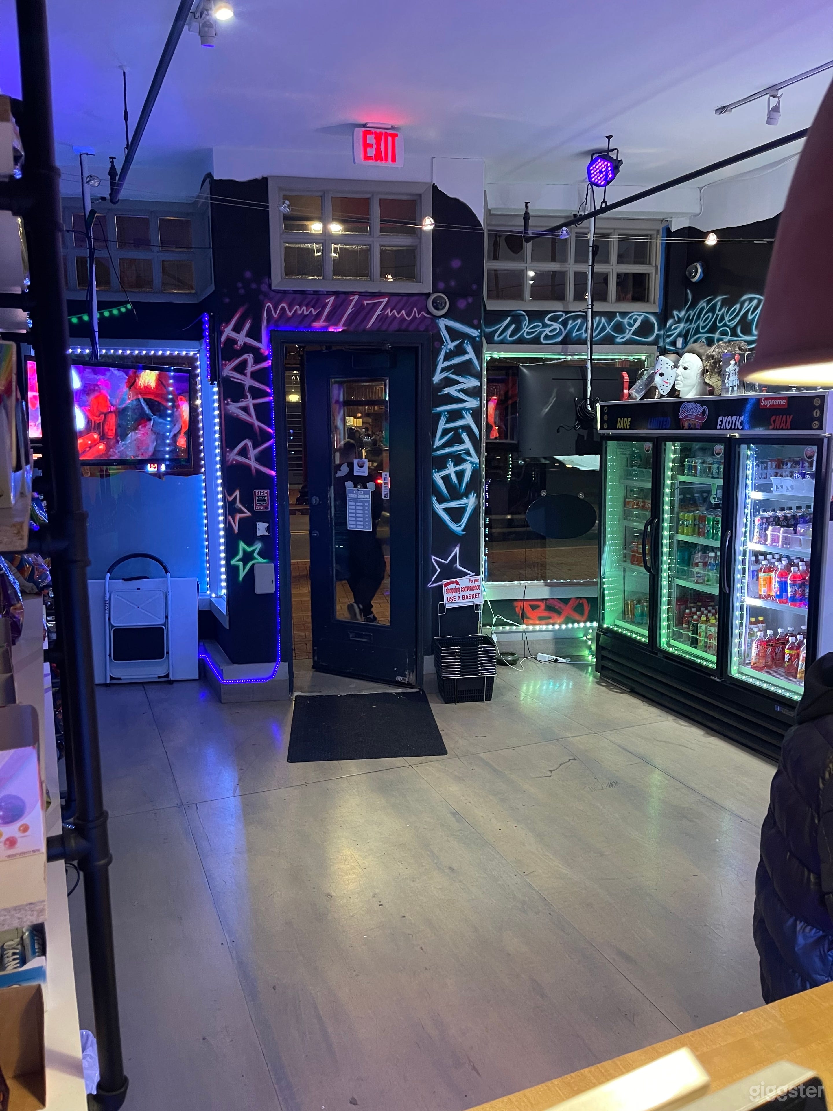 Exotic Snack Shop Photo 4