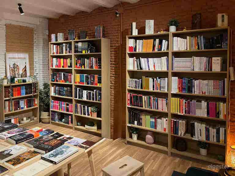  Kulturelle Buchhandlung und Veranstaltungsort im Herzen von Lavapiés 
