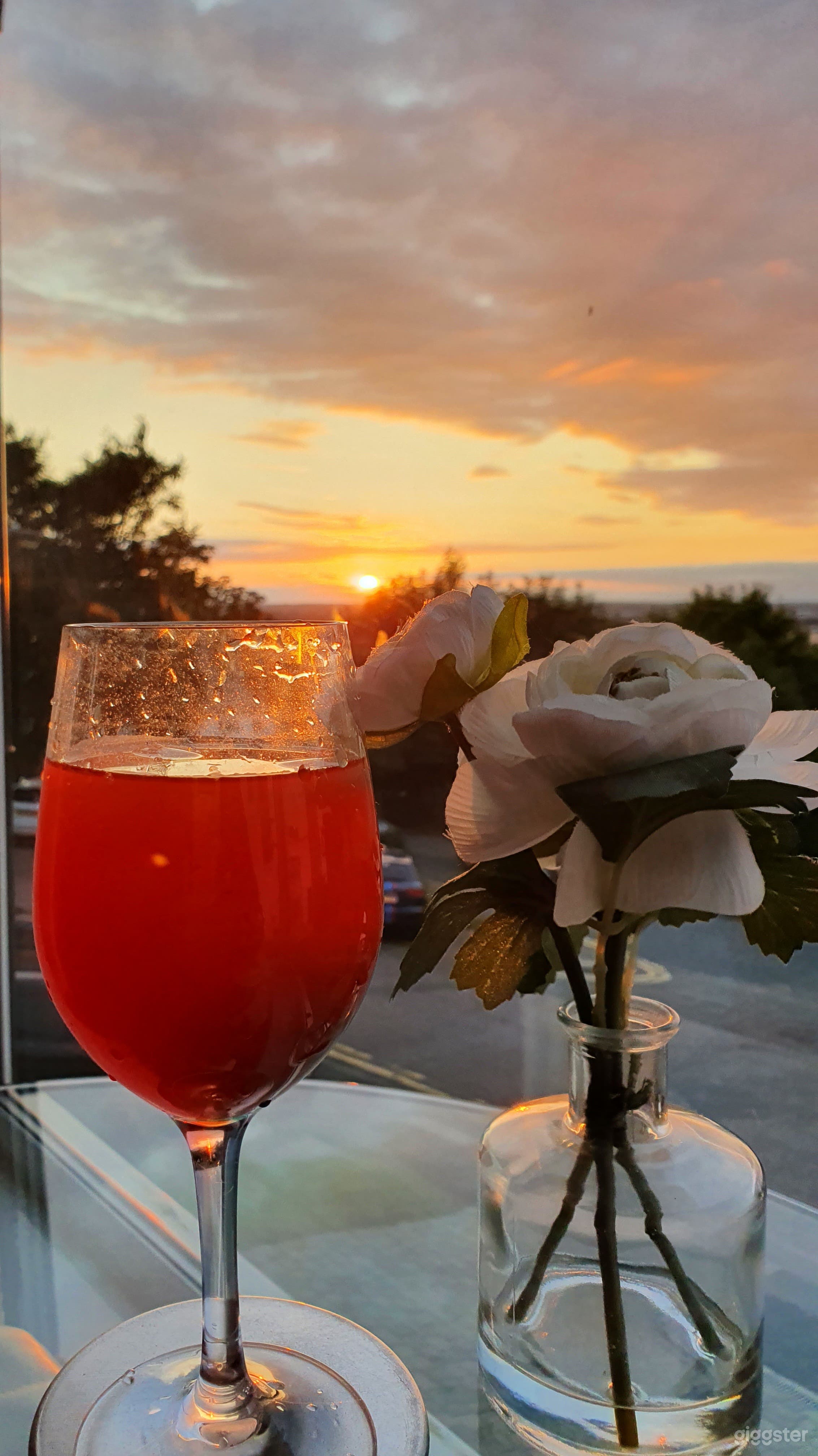 Drink prop shoot from lounge