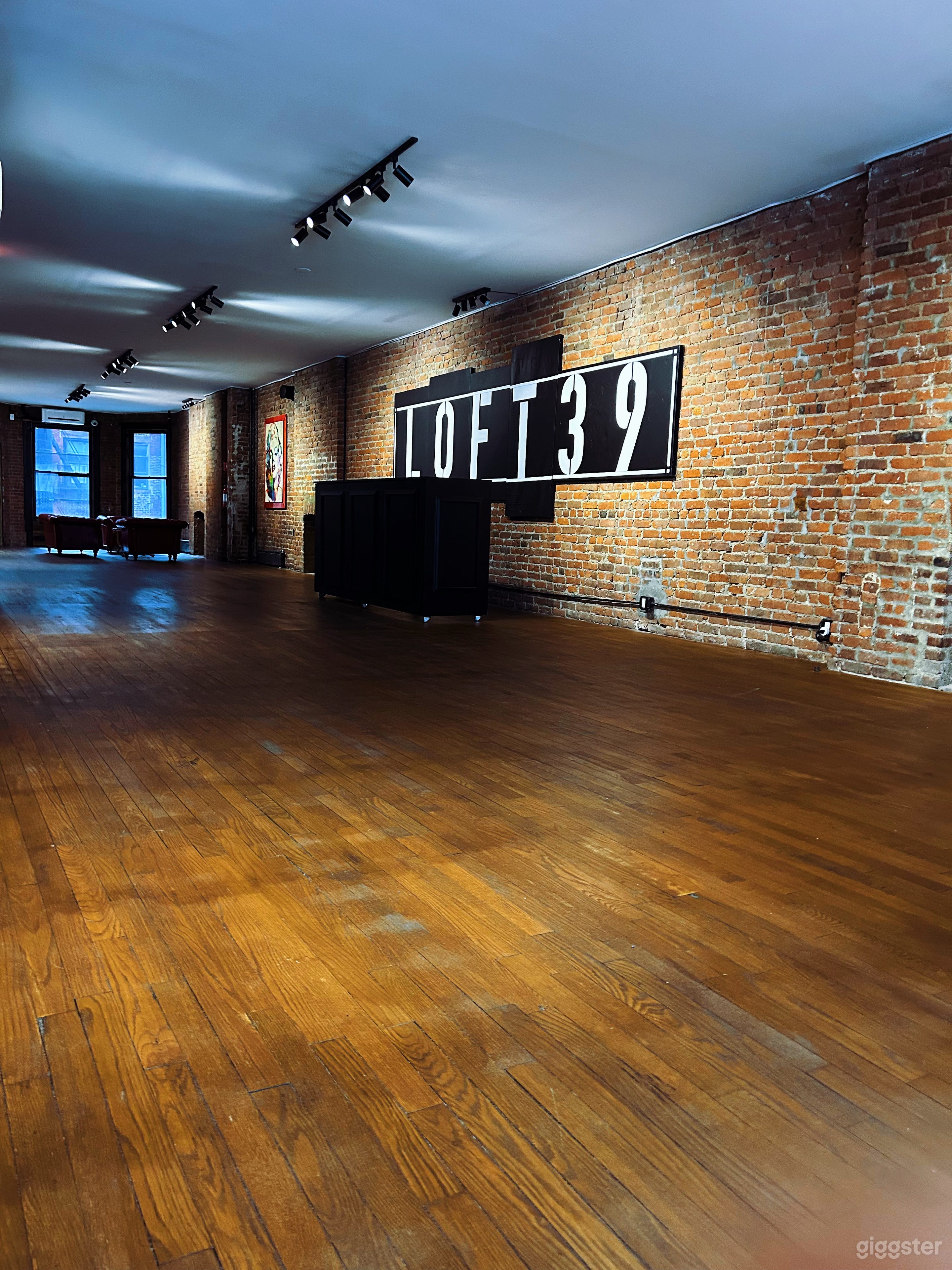 4th Floor Warehouse Photo 4