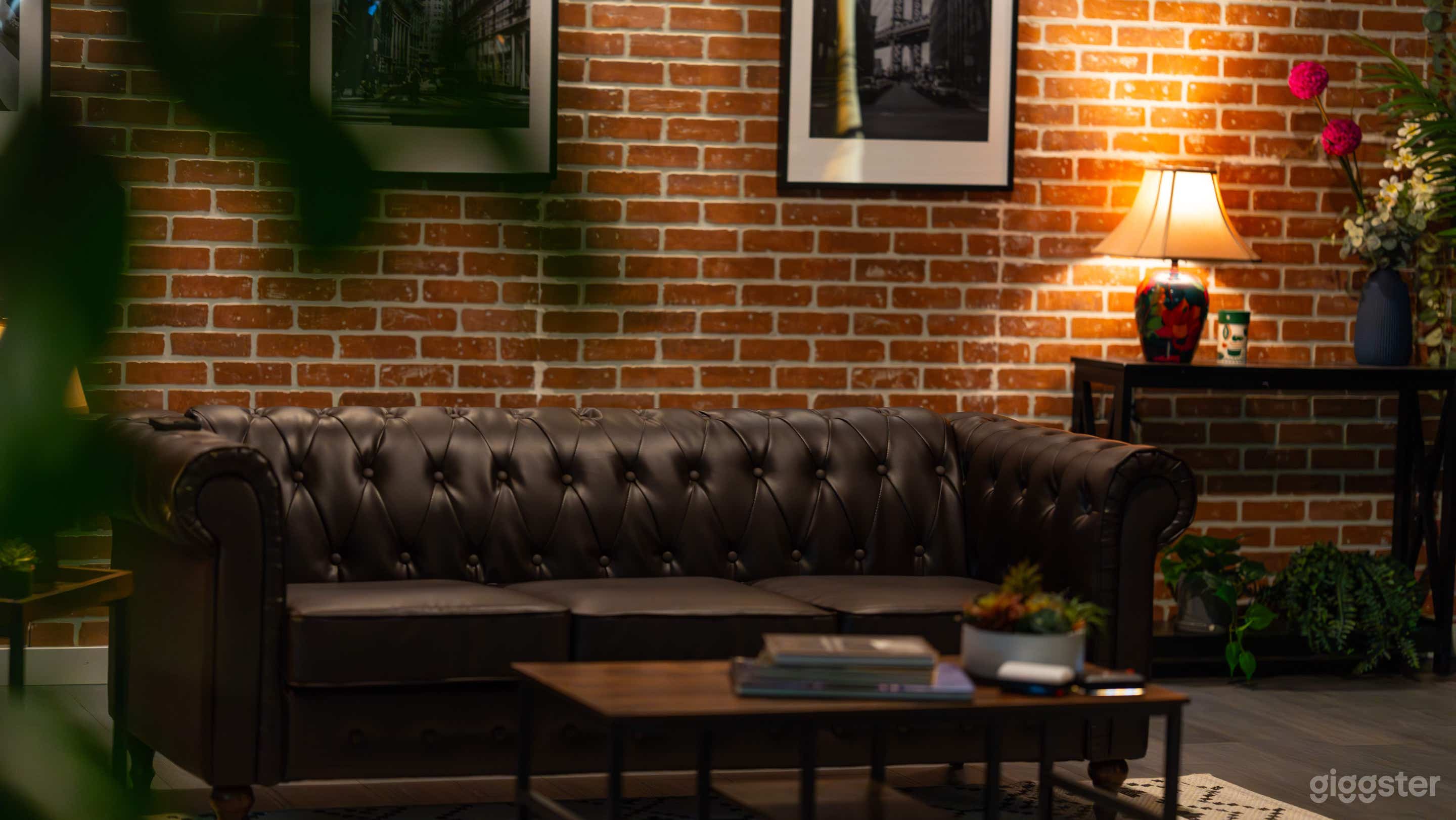 MBLD STUDIO - NYC Apartment Living Space

- Vancouver, BC
Media &amp; Content Production | Private Meeting &amp; Event

#Photography #Videography #Podcast #Film #Series #Commercial #Lifestyle #Portrait #Boudoir