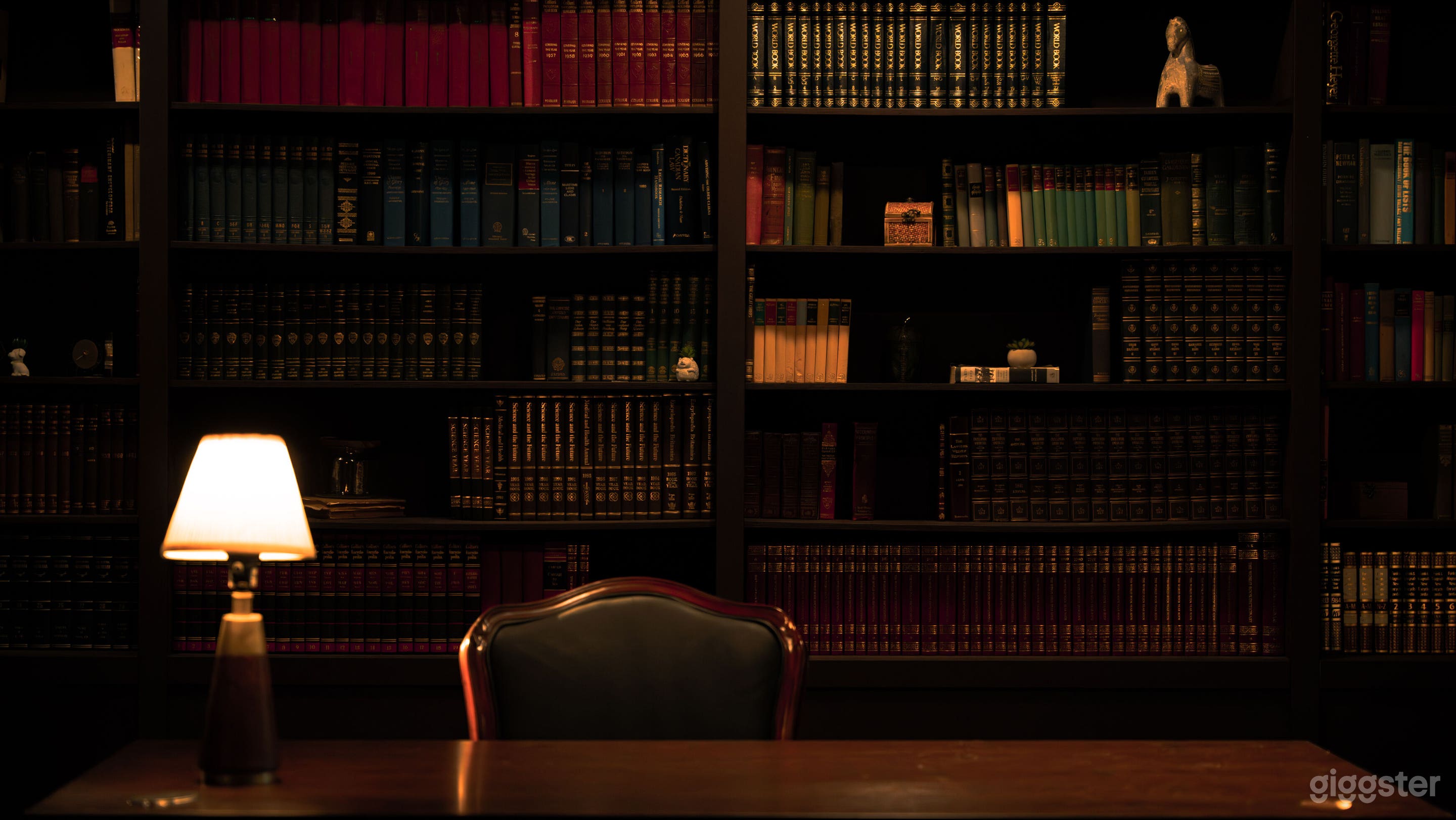 MBLD STUDIO - Classic Office Library

- Vancouver, BC
Media &amp; Content Production | Private Meeting &amp; Event

#Photography #Videography #Podcast #Film #Series #Commercial #Lifestyle #Portrait #Boudoir