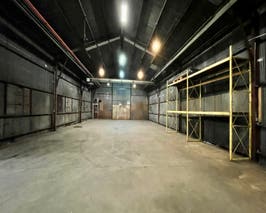  Industrial Metal Warehouse Location (Center Unit) 