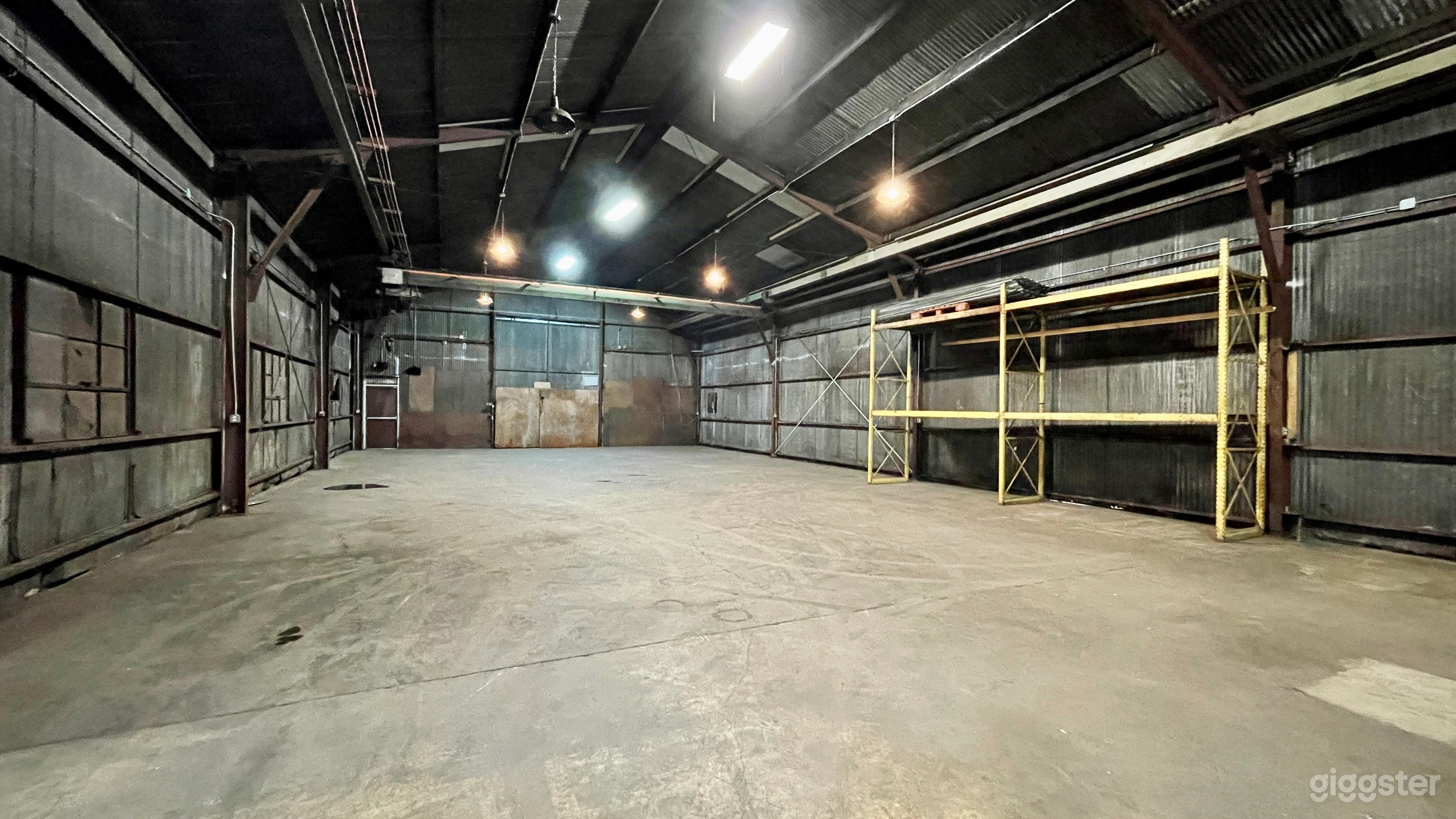 Industrial Metal Warehouse Location (Center Unit) Photo 4