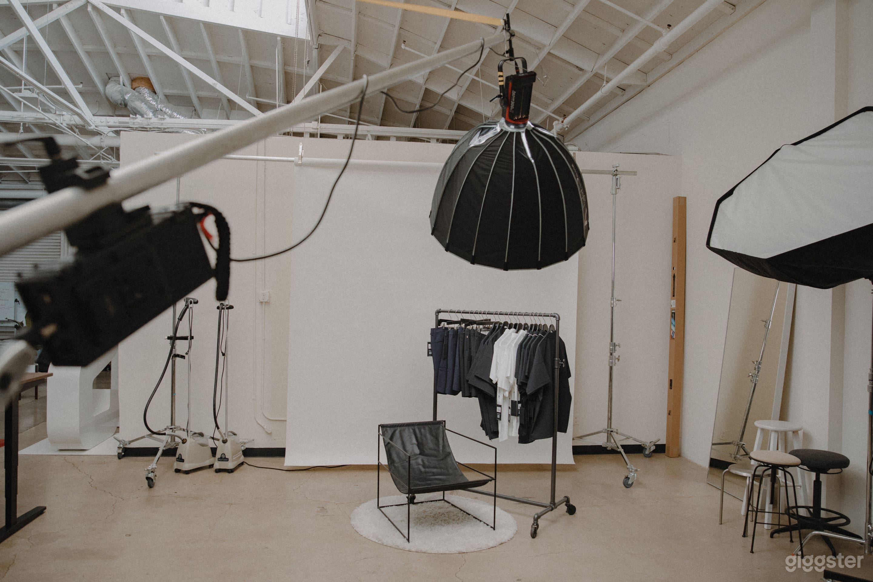 Fully Equipped Photo / Video Studio with Office Photo 1