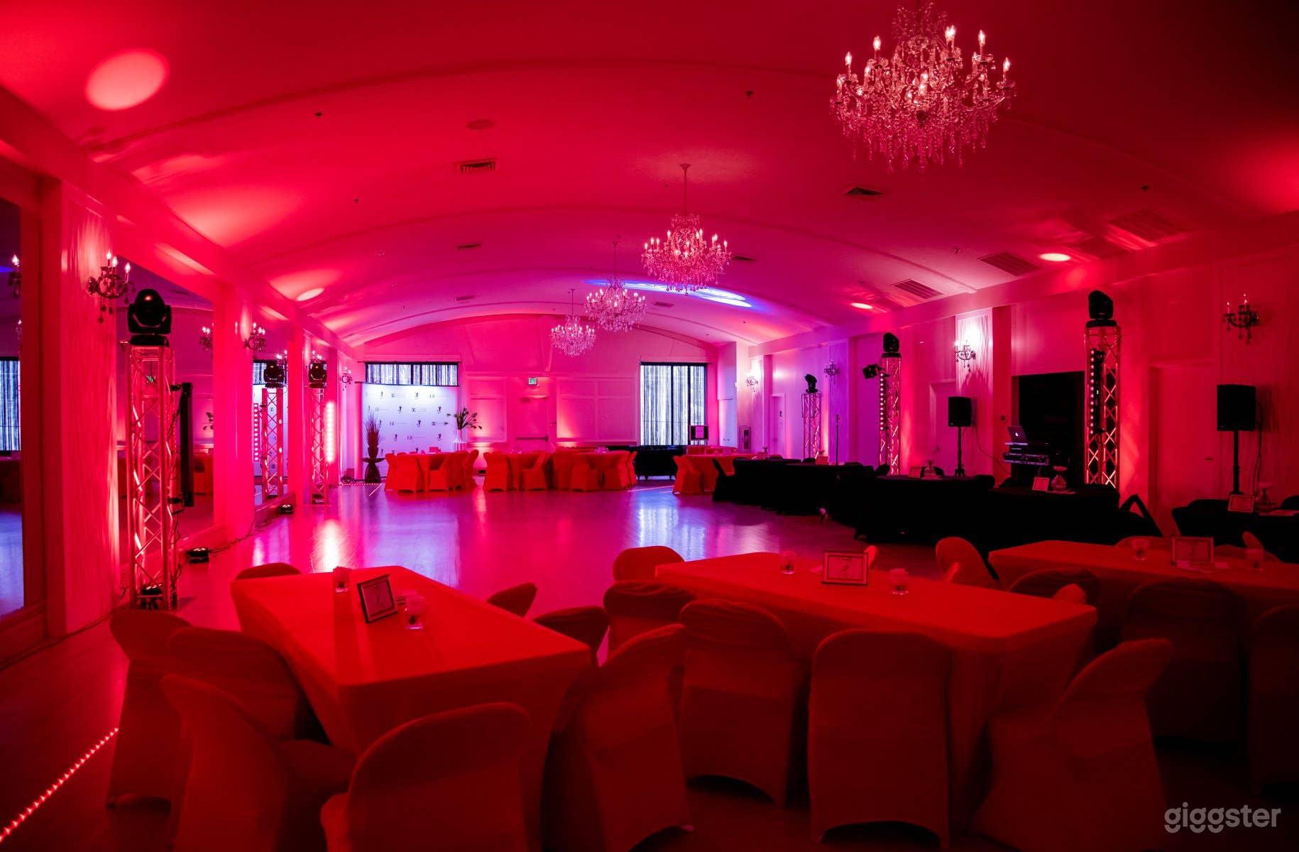 Elegant Main Ballroom Photo 1