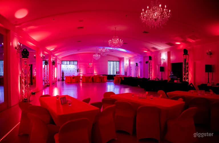  Elegant Main Ballroom 