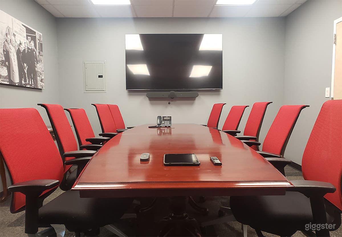 Bayside, Queens Conference Room Near Mass Transit Photo 2