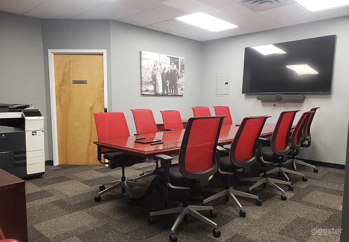 Bayside, Queens Conference Room Near Mass Transit Photo 1