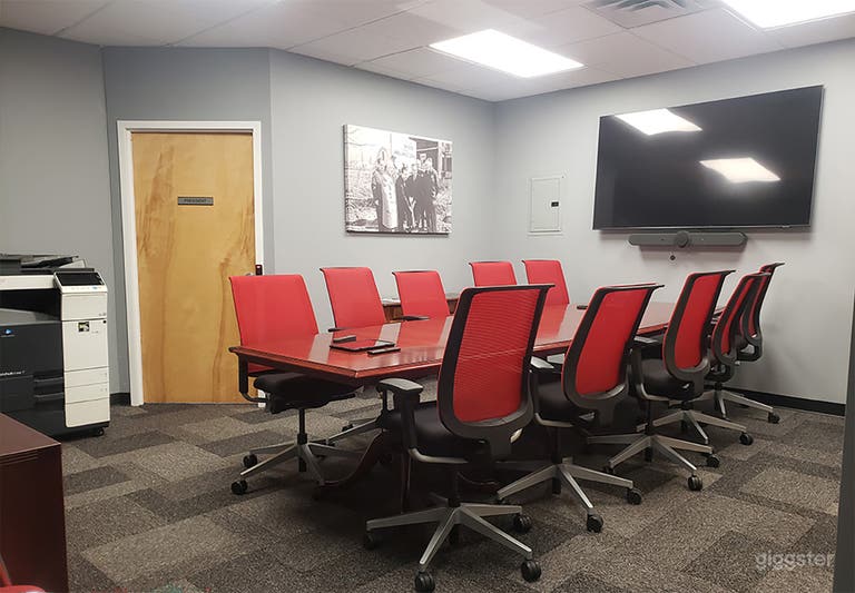  Bayside, Queens Conference Room Near Mass Transit 