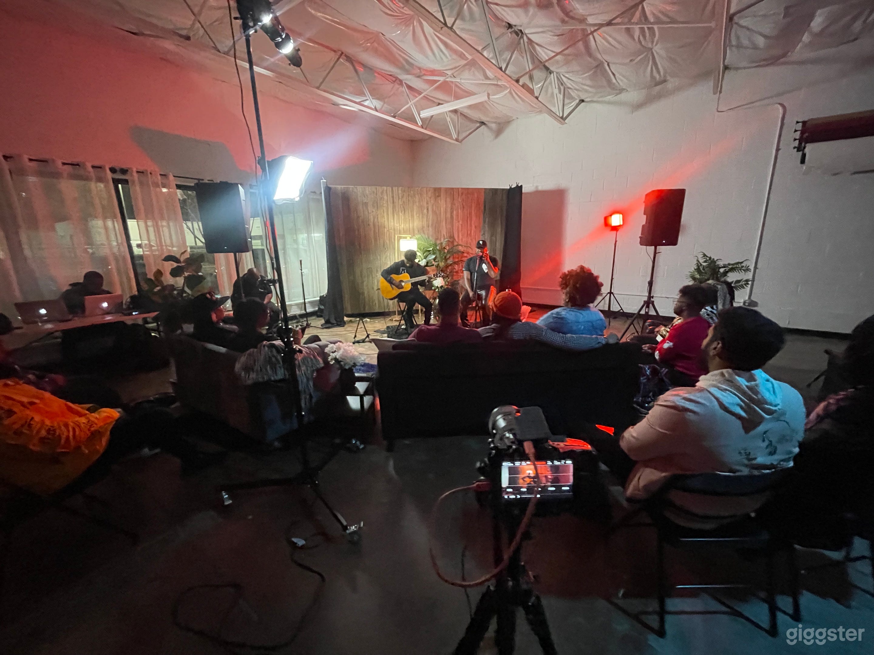 3,000 Sqft Downtown Dallas Natural Light Studio Photo 1