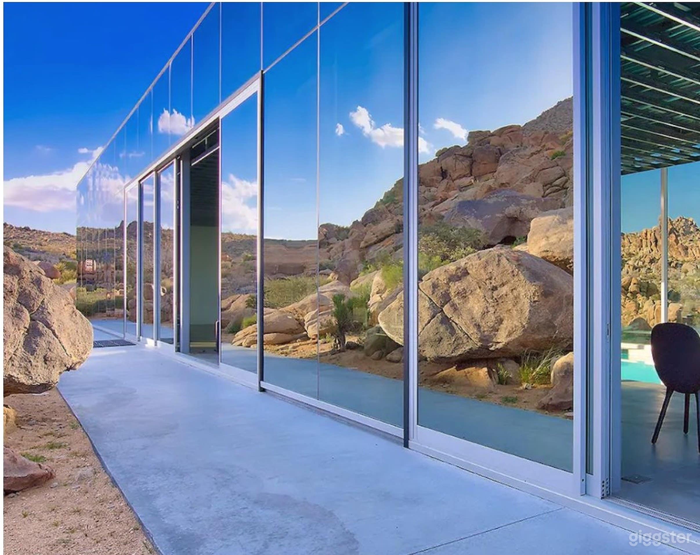 Outdoor Architectural Wonder Great For Filming Photo 3