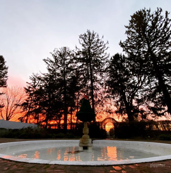 Historic Outdoor Barn Venue Photo 4