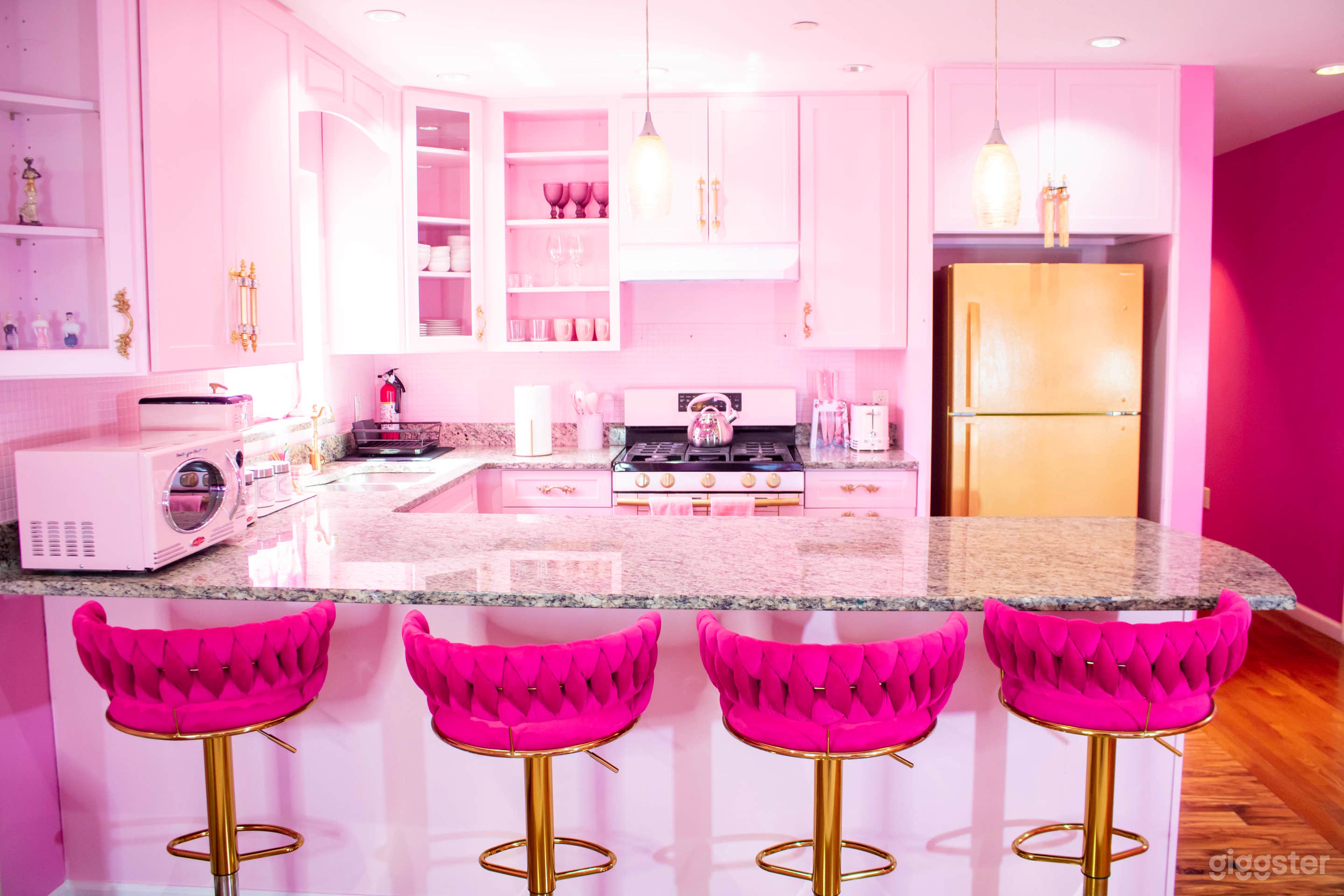 The Pink Speakeasy - Pink Venue, Pink Event Space, Pink Set Photo 4