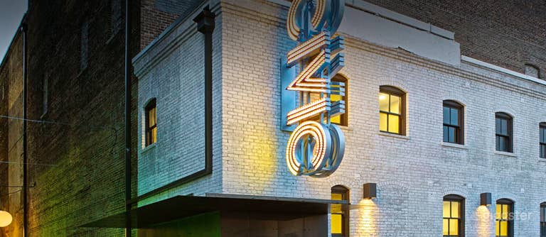  A Historic Theatre With a Pioneering Design & Sound 