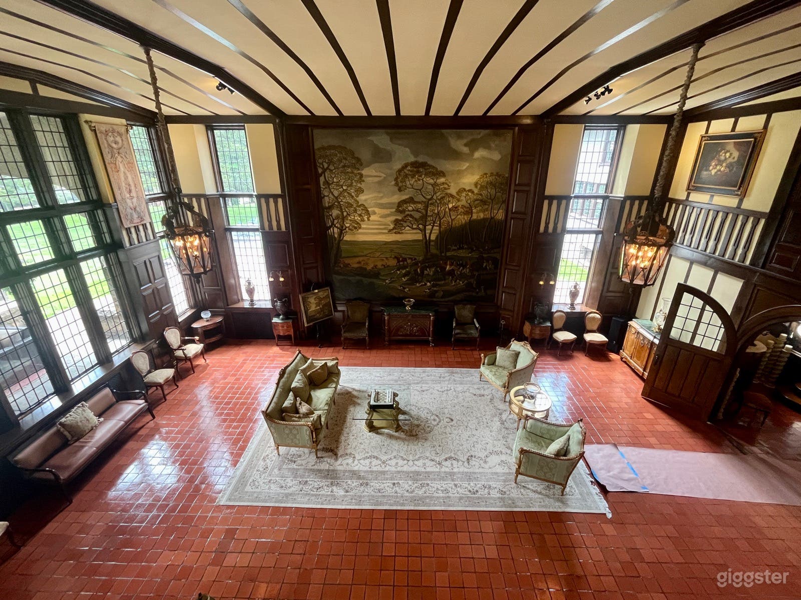 Spectacular Old-World Mansion on lush 7 acres Photo 2