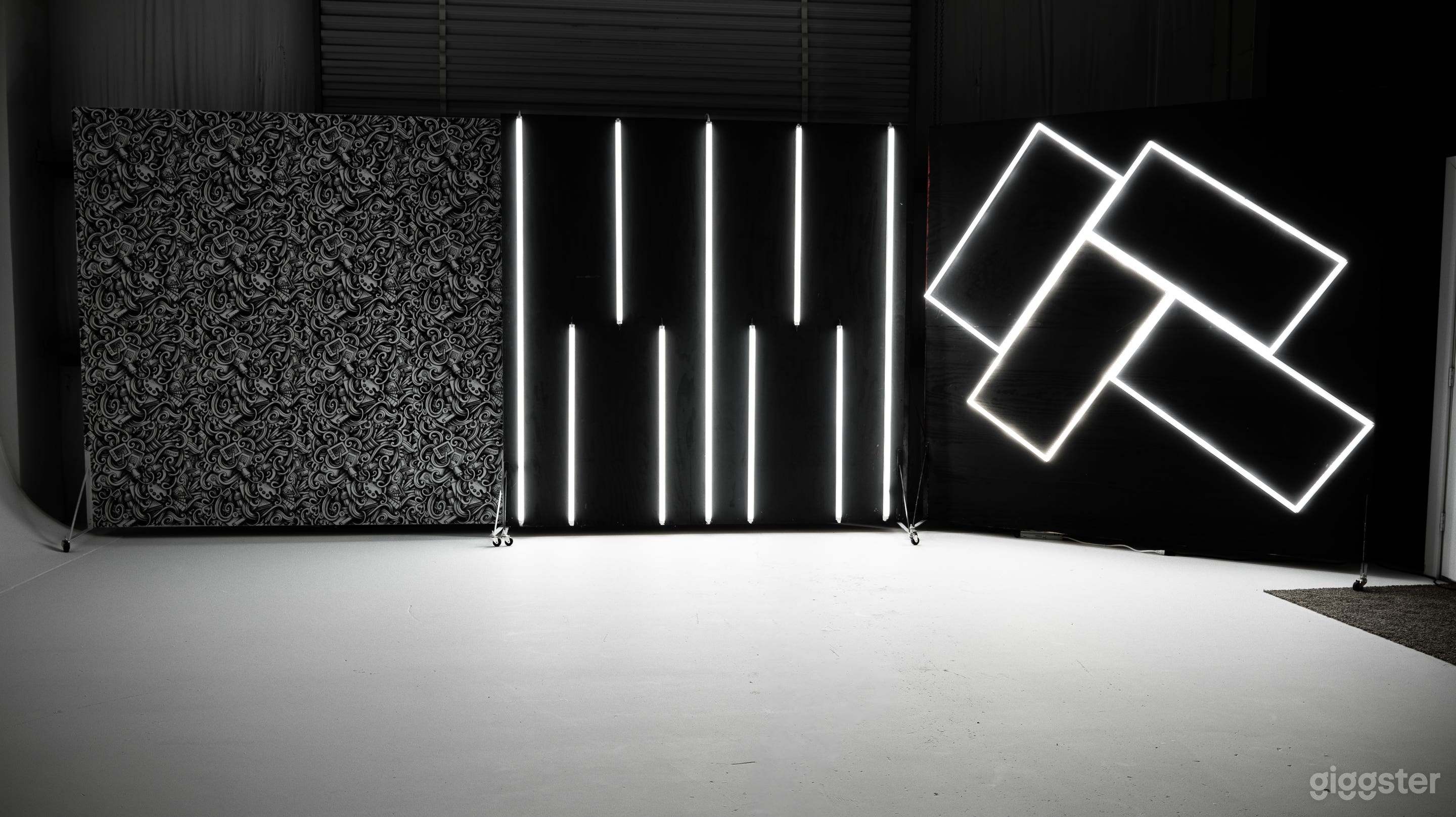 Blackout Photo/Video Studio Rgb walls Photo 2