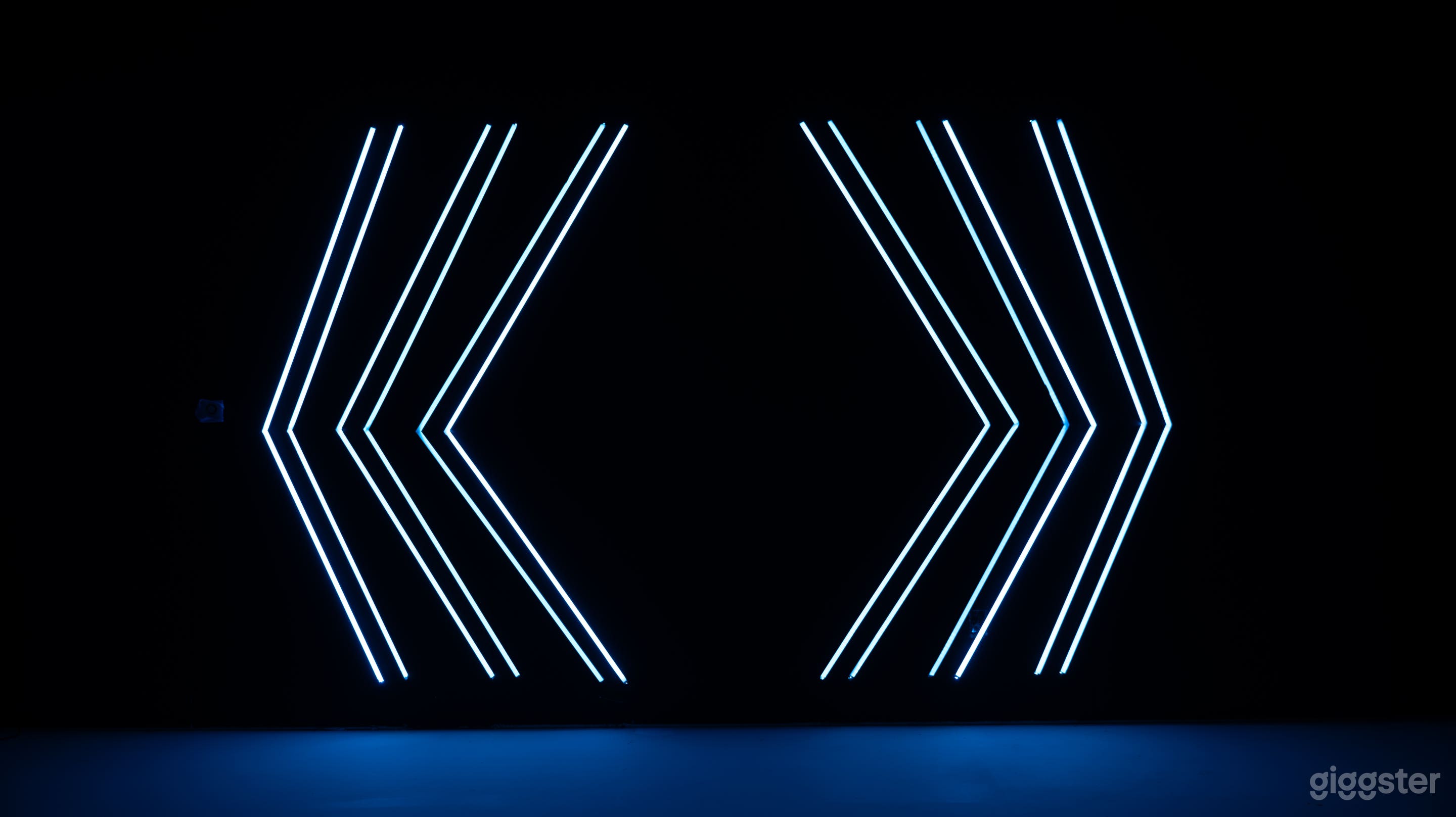 Blackout Photo/Video Studio Rgb walls Photo 3