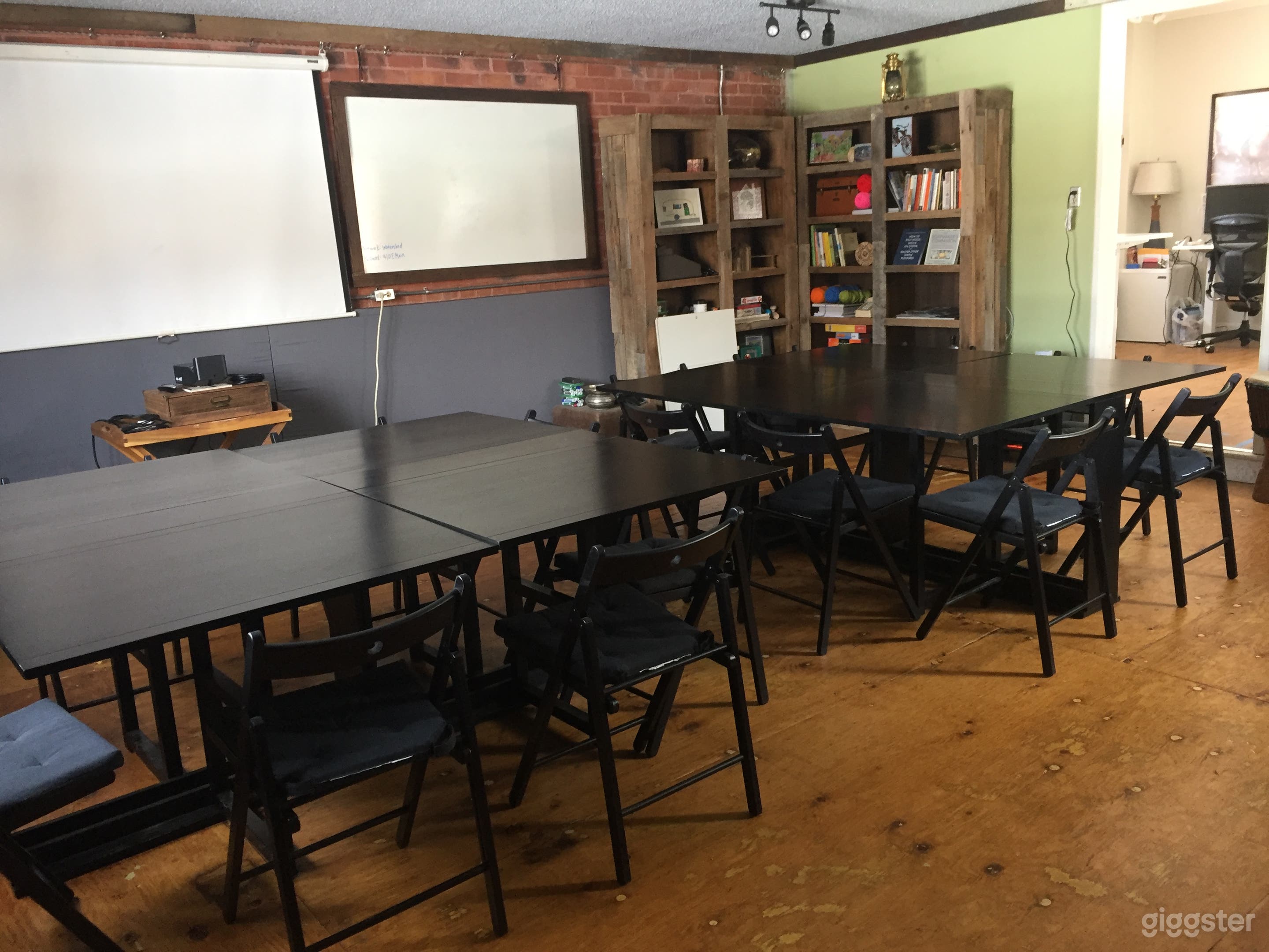 Storefront In Old Ranger Station On Main Photo 2