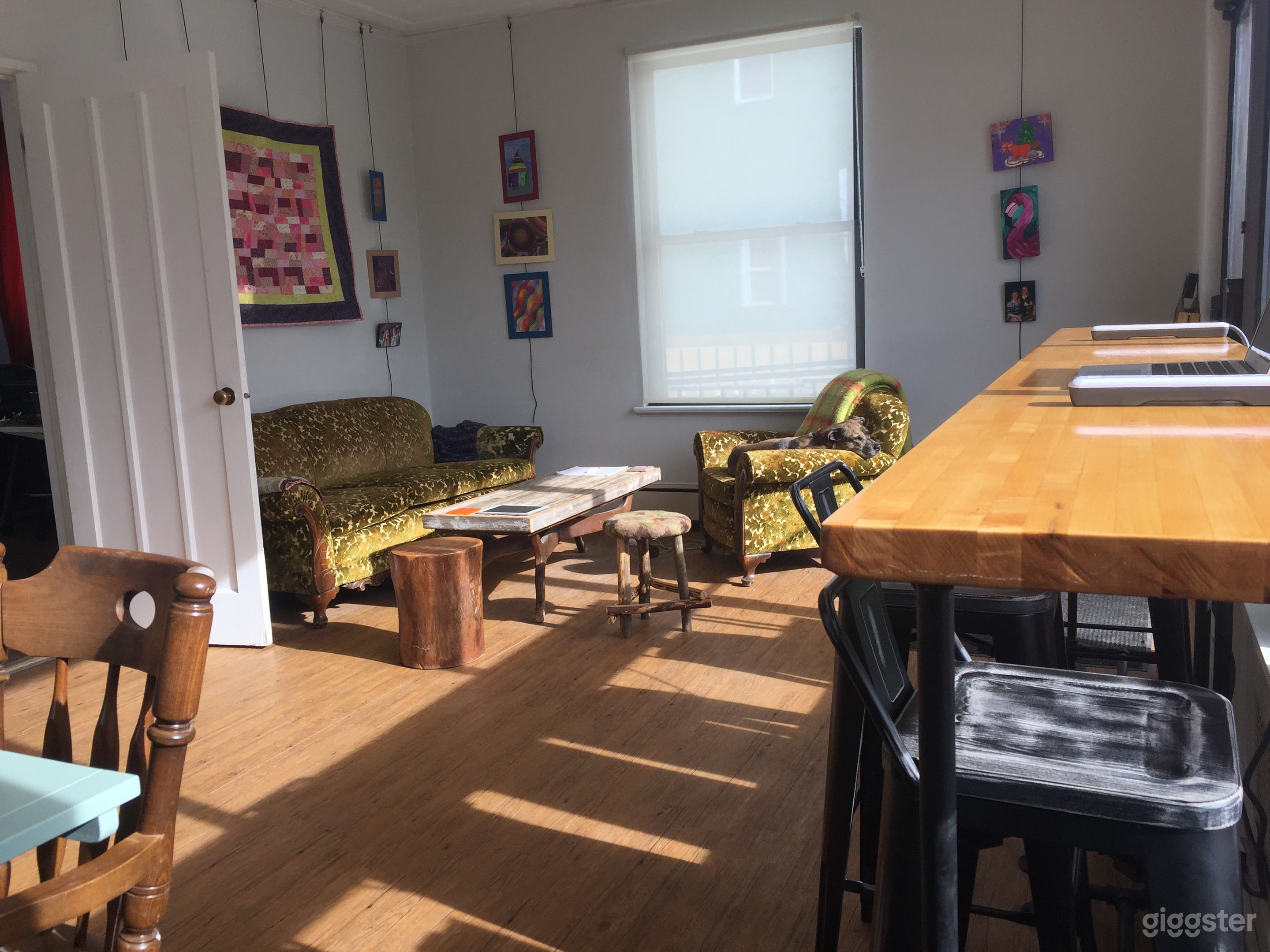 Storefront In Old Ranger Station On Main Photo 3