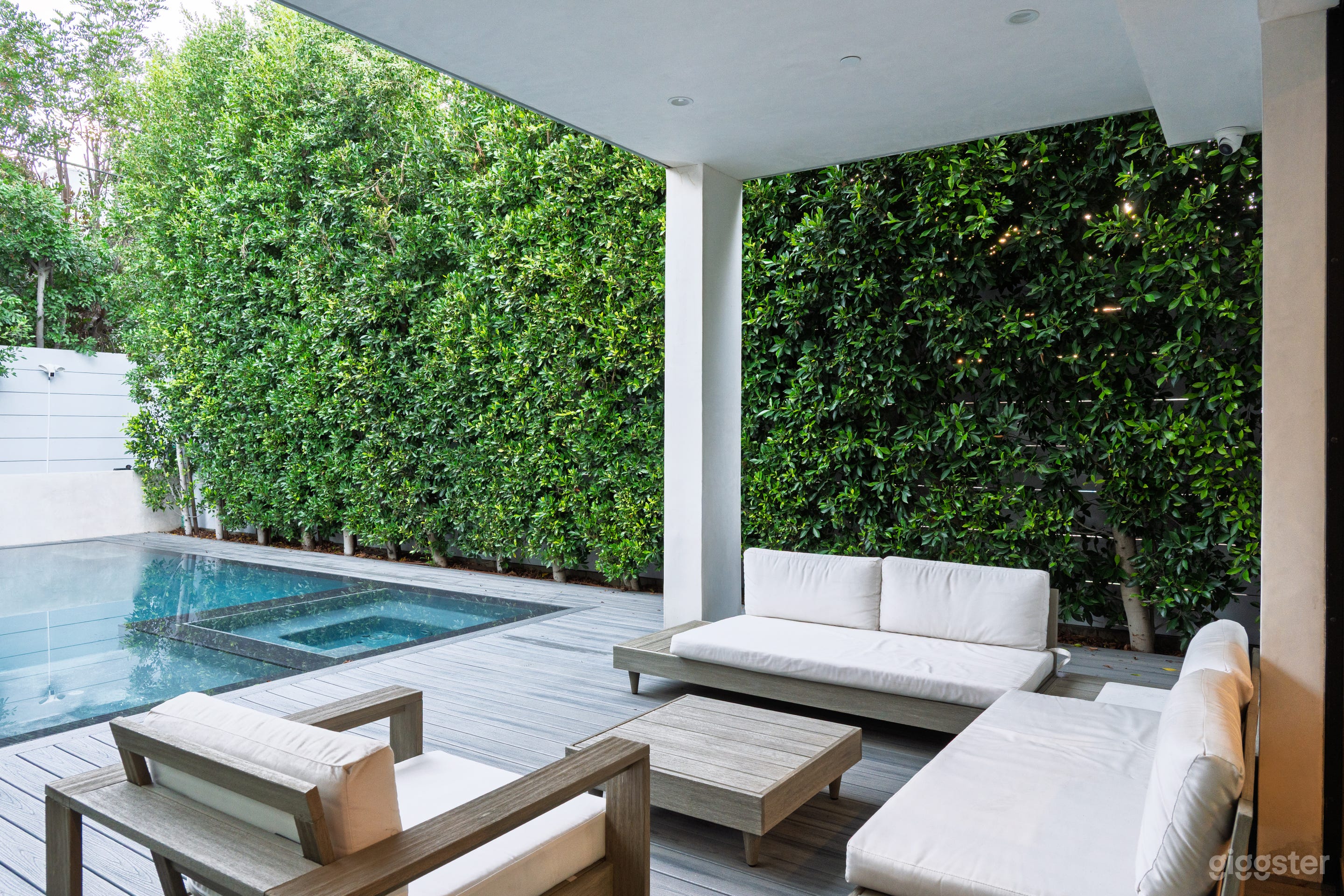 Infinity Edge Modern Pool | Beverly Grove Mansion Photo 3