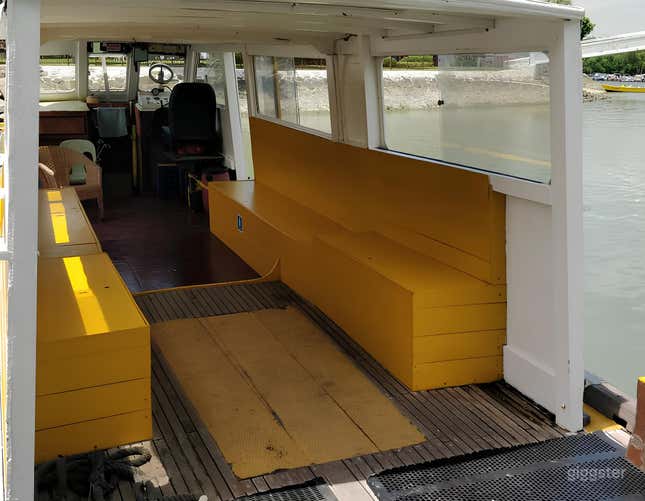 Jetty Rental Jetty Boat Rental with Boat Captain | Rent this location on Giggster