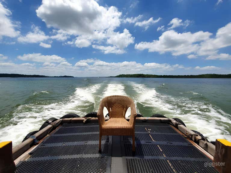  Jetty Boat Rental with Boat Captain 