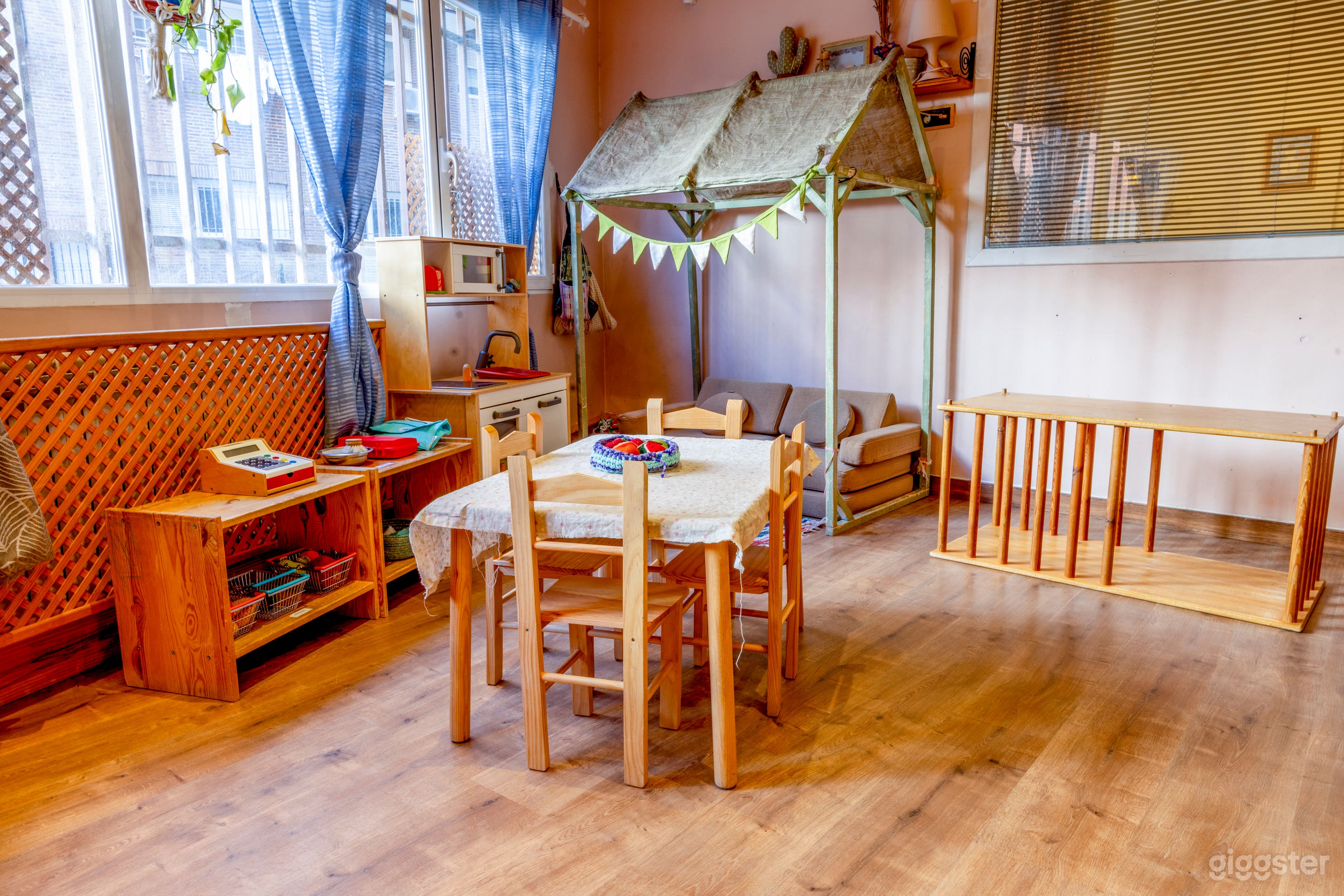 Cozy wooden space in the center of Madrid Full Venue Foto 3