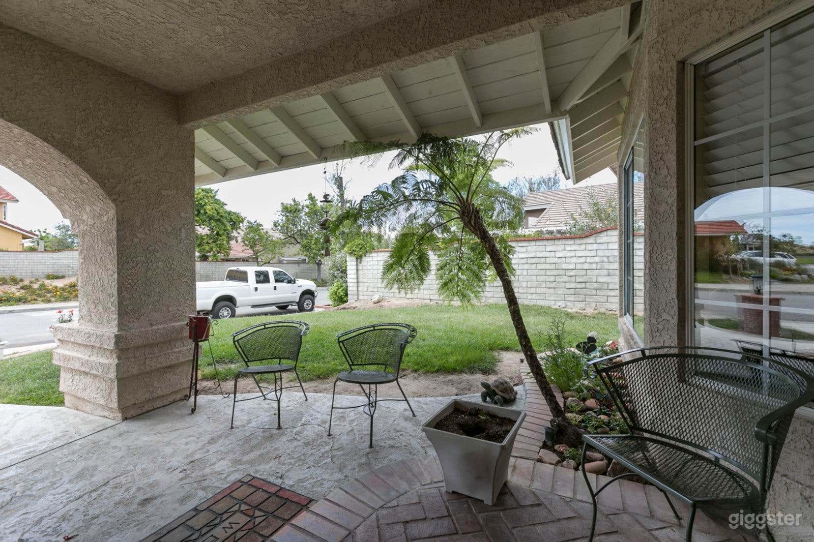 Spacious Modern Backyard w/ Built-In BBQ Photo 4