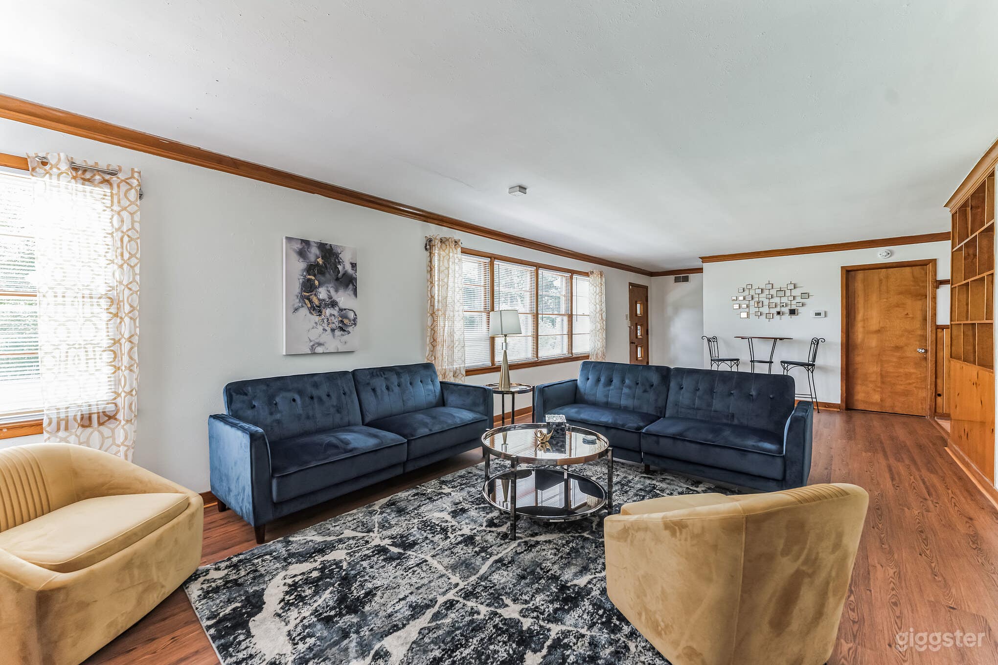 Secluded Home in the City Photo 2