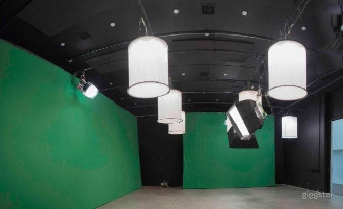 Stage B Studio in Canoga Park Photo 2