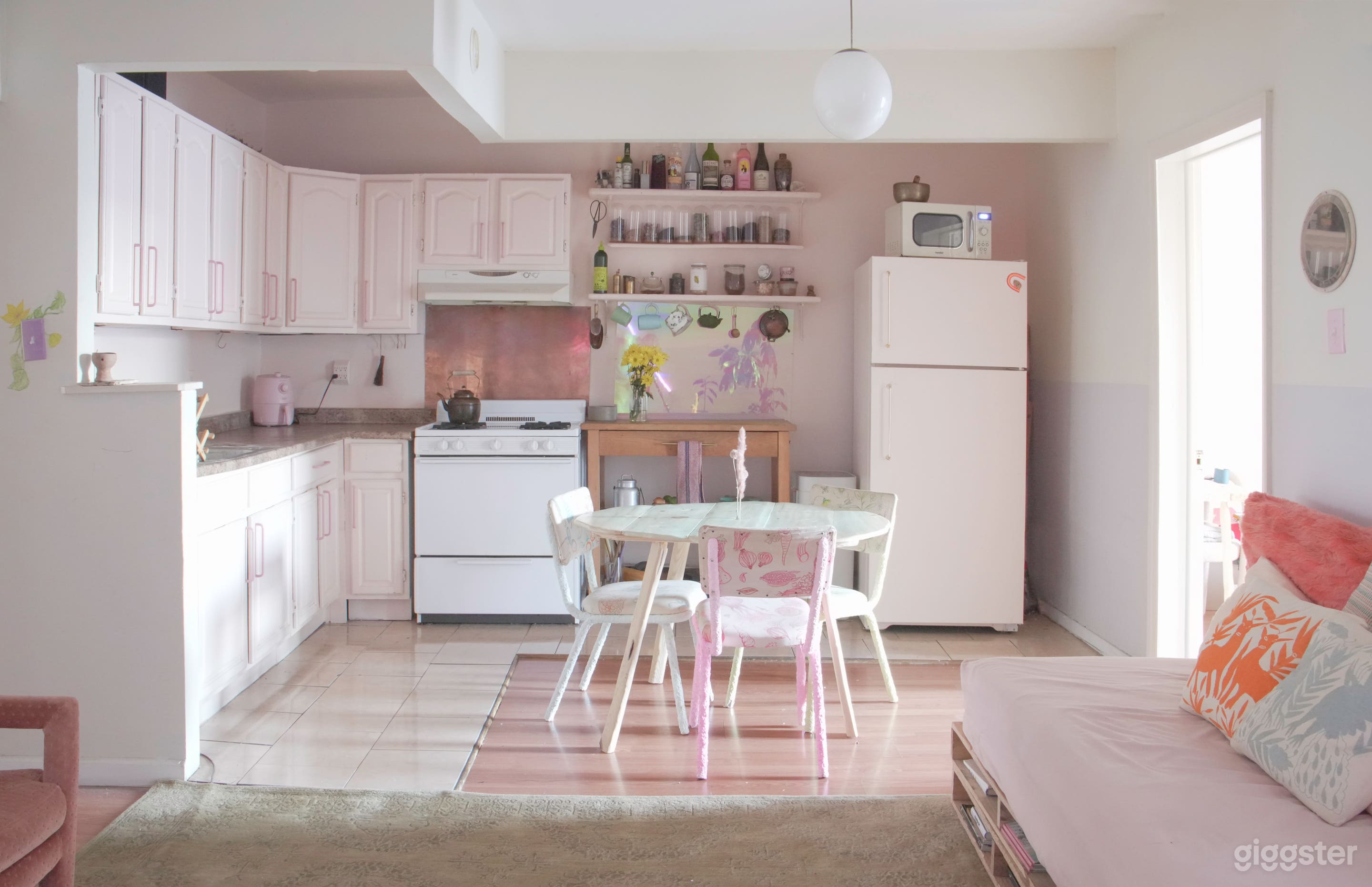 Playful &amp; Unique Brooklyn Artsy Apartment Photo 2